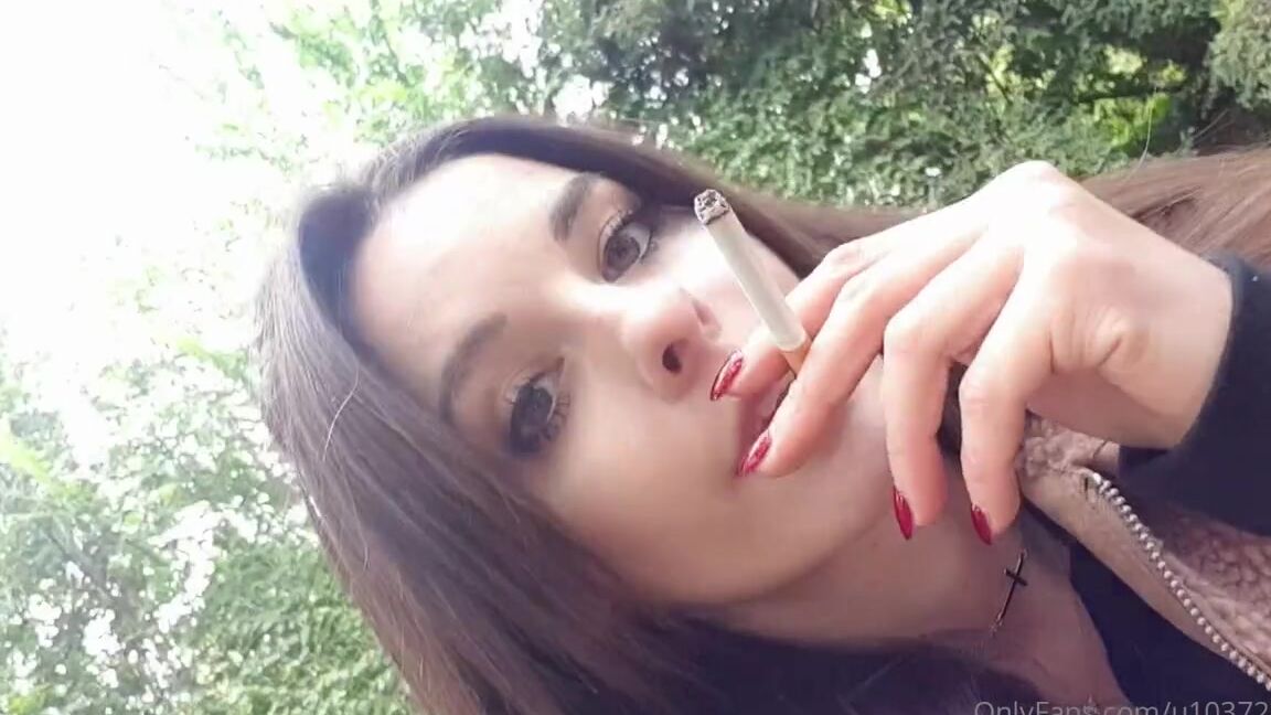 Princess Kitty Cash Nicknamed U103727305 10 08 2021 Onlyfans Video Komm Wir Rauchen Eine Zusammen Loser