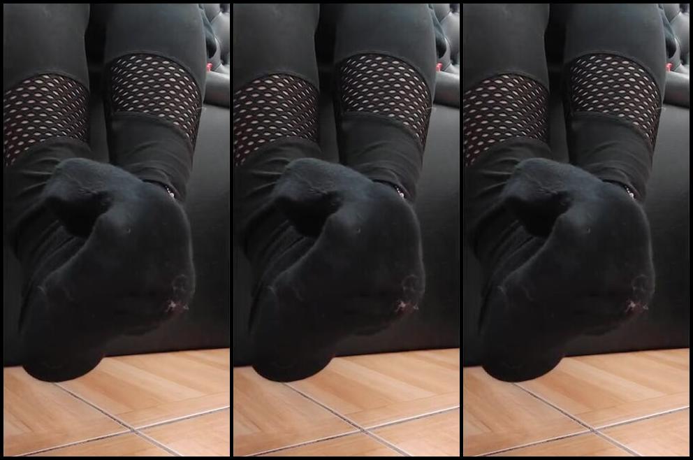 Selena Nicknamed Lunas83Feet Onlyfans Work Feet I Bet U Would Love To Sniff My Feet Out Of My Work Boots