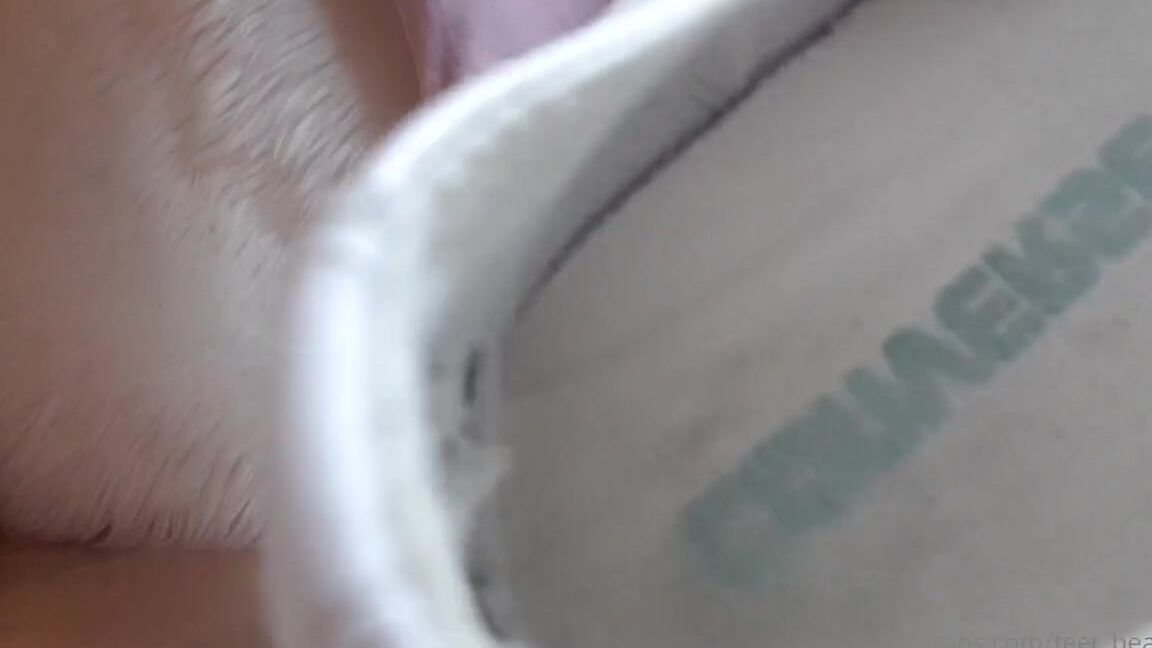 Feet Beautyx Nicknamed Feet Beautyx 12 30 2020 Onlyfans Video Some Teasing Sneaker And Sock Stripping Wv1Z