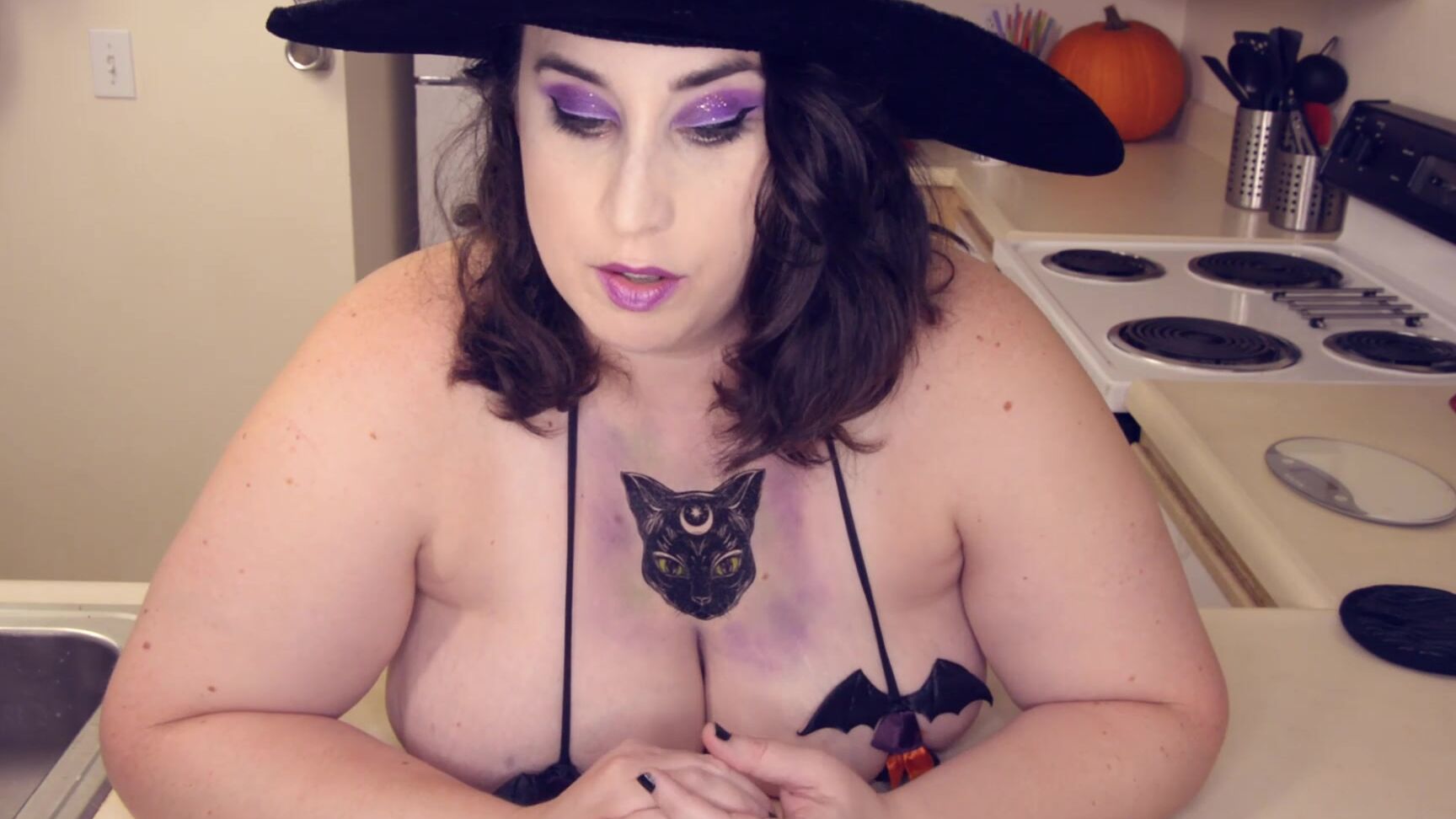 BBW, Facials, Halloween, Mommy Roleplay, Taboo kitty leroux mommy got ghosted taboo halloween ManyVids