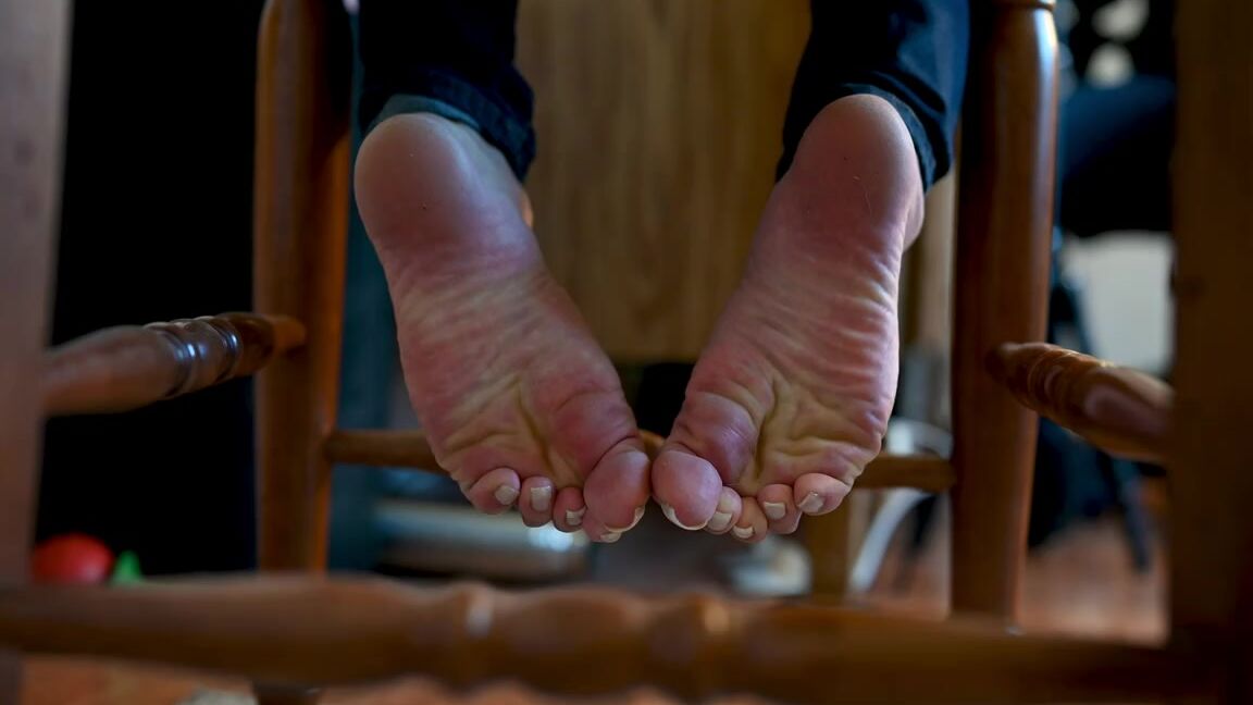 Fem Bryce Nicknamed Fembryce Onlyfans Its Every Guys Dream To Find A Sexy Pair Of Feet And Look From The Floor