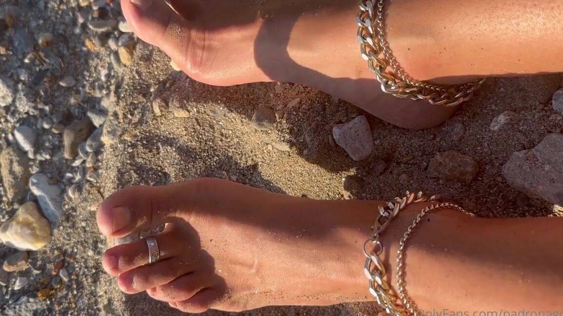 Mistress Desideria Godiva Nicknamed Padronagodiva 07 09 2023 Onlyfans Video Sessione Piedi In Spiaggia