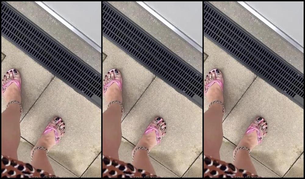 Killersexyfeets Nicknamed Killerkell Onlyfans Who Likes Flip Flops Don T You Love The Sound They Make