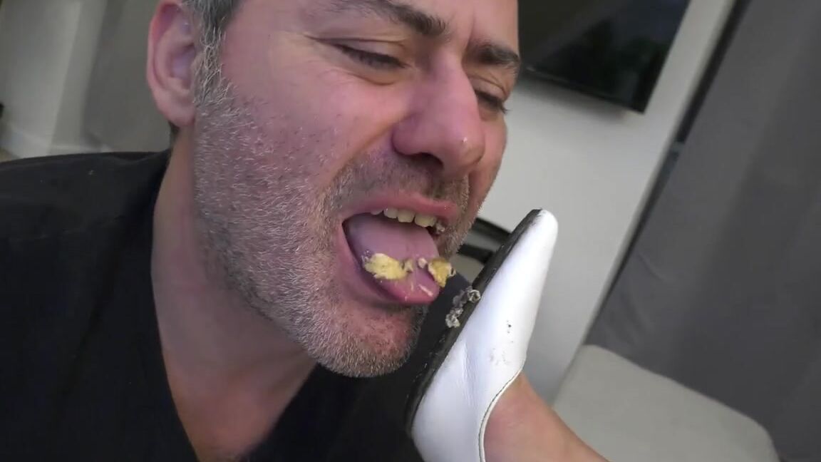 Abbiecat Onlyfans Pathetic Footslave F Rced Feeding Part 2 After I Made My Slave To Eat All