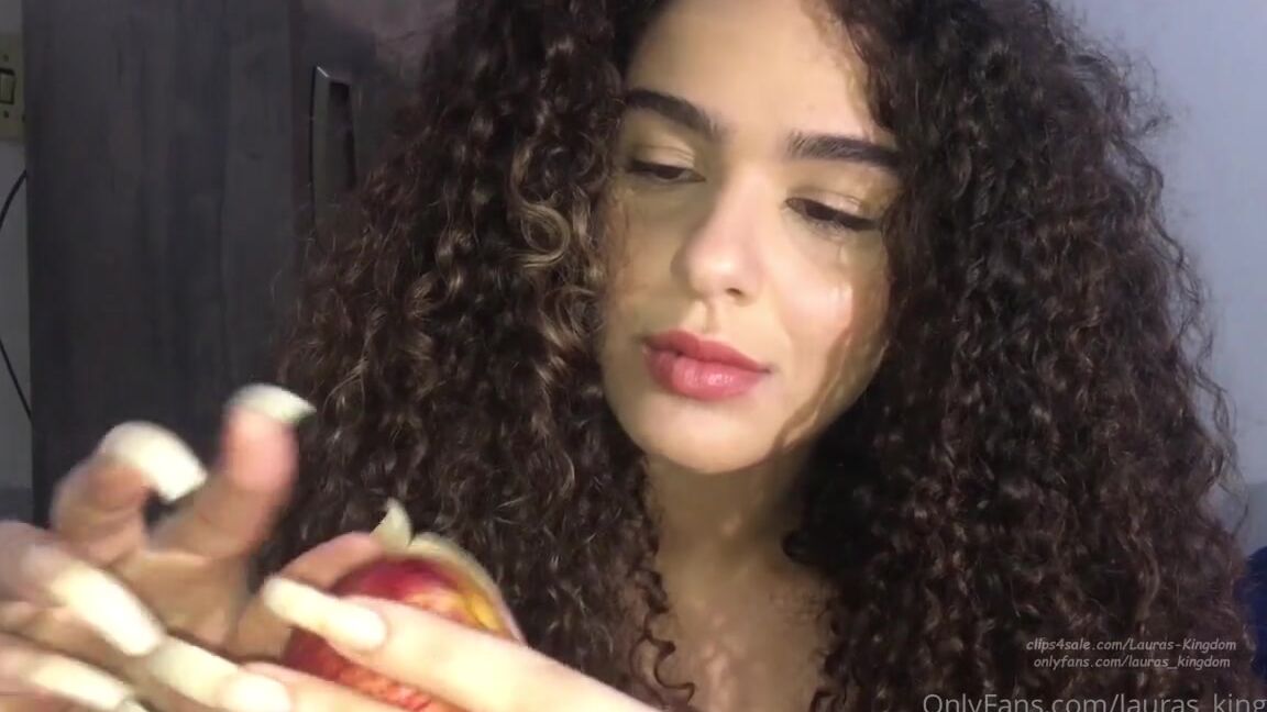 Lalalaura Nicknamed Lauras Kingdom 04 29 2022 Onlyfans Video Anas Claws In Action The Exotic And Wild Ana Returns For A New Video