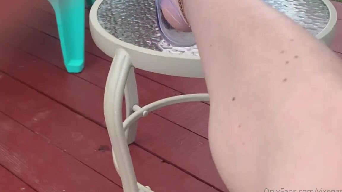 Vixenarches Onlyfans Beach Feet I Ll Be Back To My Regular Type Of Videos Next Week