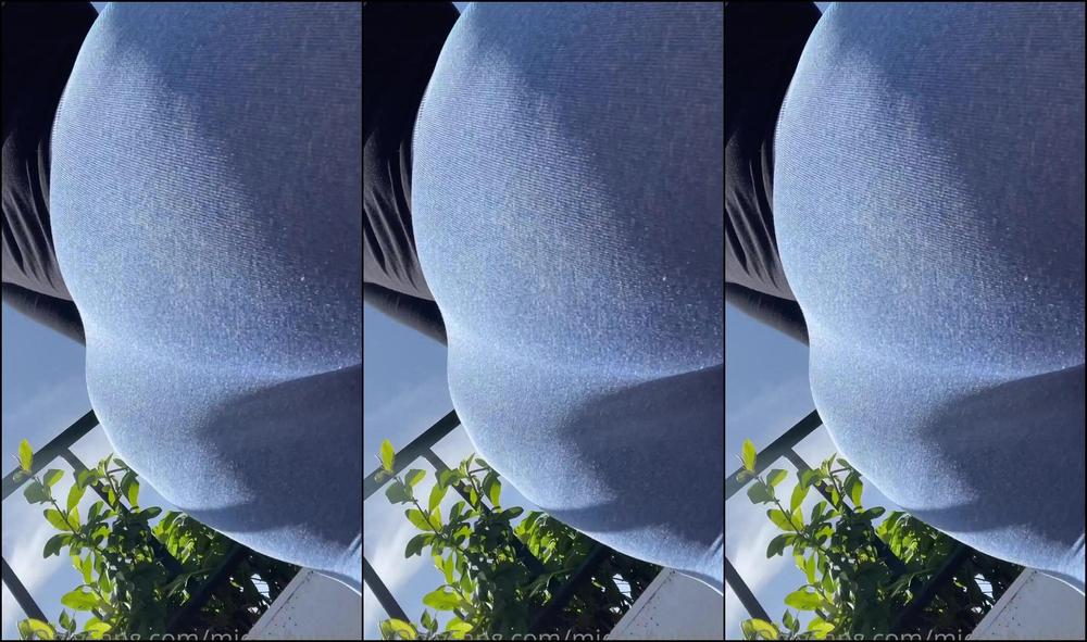 Michabubblesvip Do You Like My New Leggings Join Me For A Walk Continuing In Your Dms