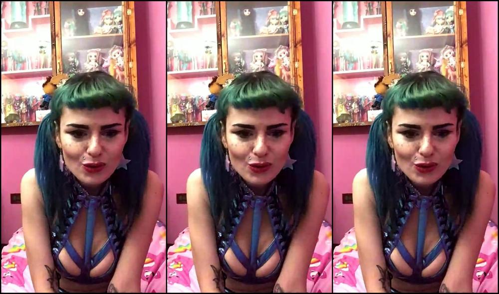 Suicidegirls Stream Started At Am Lovely Reptyle Will Keep You Company This Afternoon