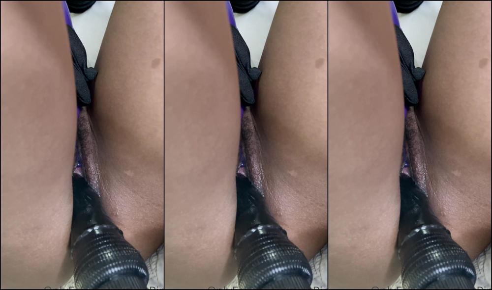 Foxxpink I Love Masturbating On My Side And Taking That Black Dildo Makes It Even Better