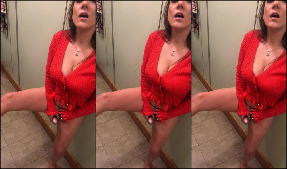 "SuzieLove212" british, masturbation, milf, public nudity, vibrator Changing Room Masturbate manyvids