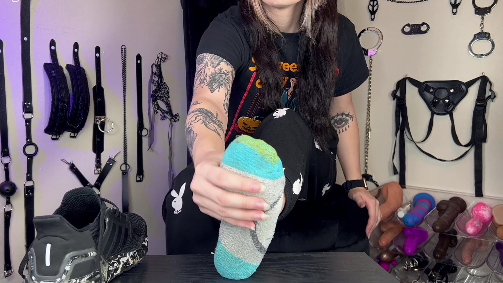 Lexiegrll I Just Got Back From The Gym And I Know How You Like My Feet Sweaty And Stinky So I Thou