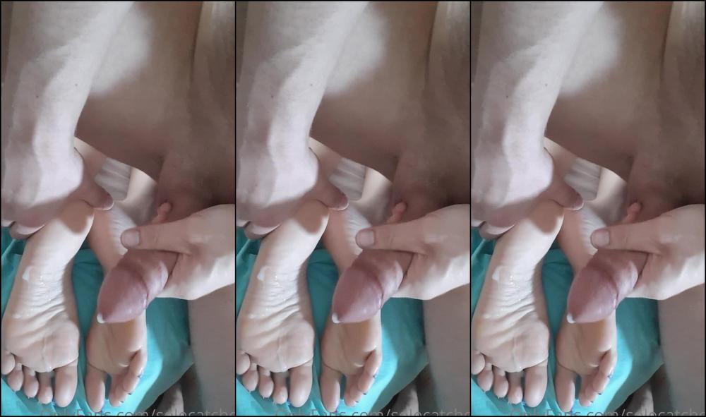 Solecatcher After Worshipping Her Naked Bum Her Soft Wrinkled Soles