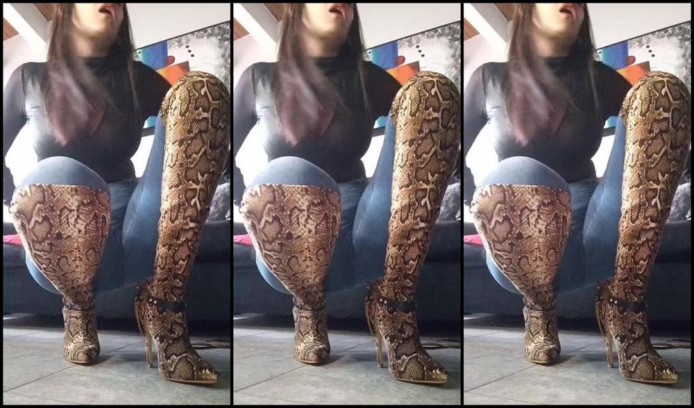 Goddess Kalinda Nicknamed Goddesskalinda Onlyfans Tell Me Slave What Do You Feel When You See Me Tell Me You Are