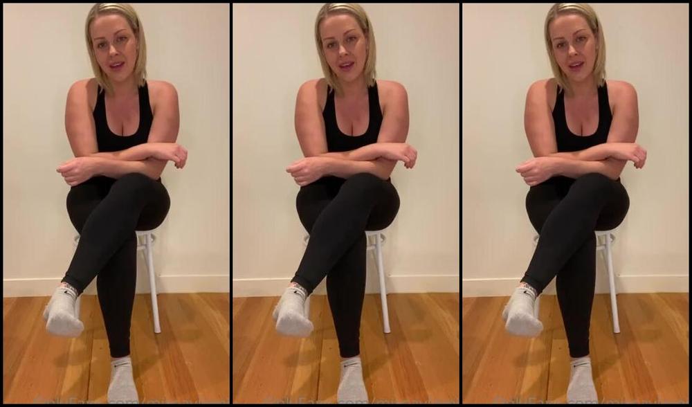 Miss Ayla Reid Nicknamed Missaylareid 10 01 2021 Onlyfans Video Att Foot Slaves Time To Worship And Smell My Sweaty Gym Socks Like A Good Foot