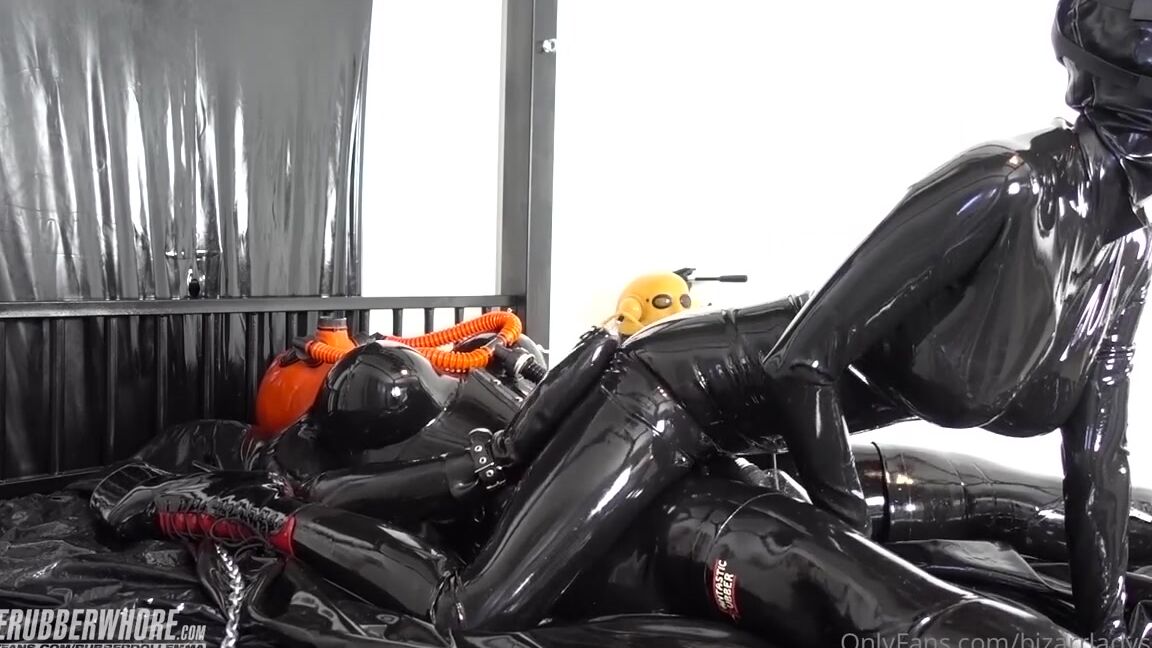 Miss Sonya Nicknamed Bizarrladysonya 07 26 2022 Onlyfans Video Having Fun With My Rubberdoll