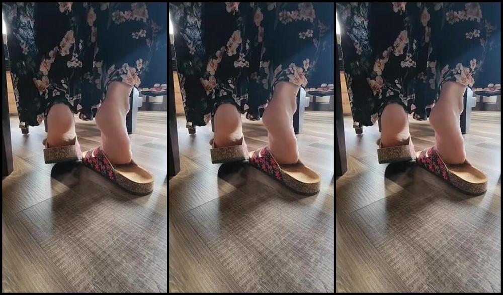 Claire Irons Nicknamed Claireirons Onlyfans Restless Feet And Sandal Dipping For Todays Update Sweet Dreams