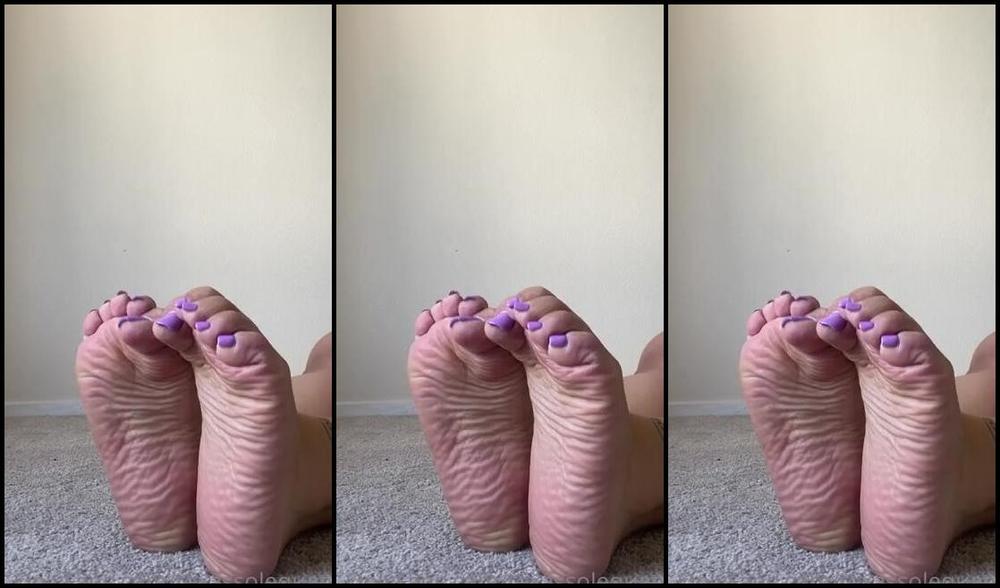 Texas Sole Queen Nicknamed Texassolequeen Onlyfans 5 Min Wrinkly Foot Scrunching Posing Video