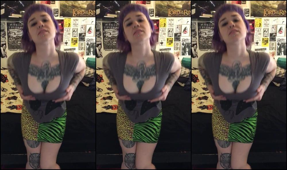 Rubyriots 26149654 03 26 2019 Punk Girl Strips Down