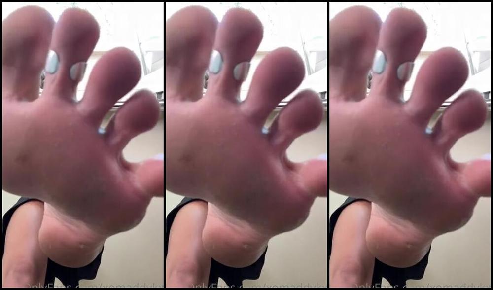 Goddess Kaylee Aka Xomaddykxo Onlyfans Under My Massive Foot Is Where U Shall Stayp