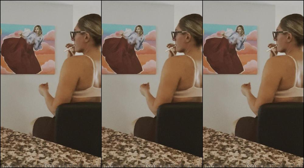 Sophiethebodyvip 2040068885 08 26 2022 Over Here Looking Like Someone S Sexy Tutor