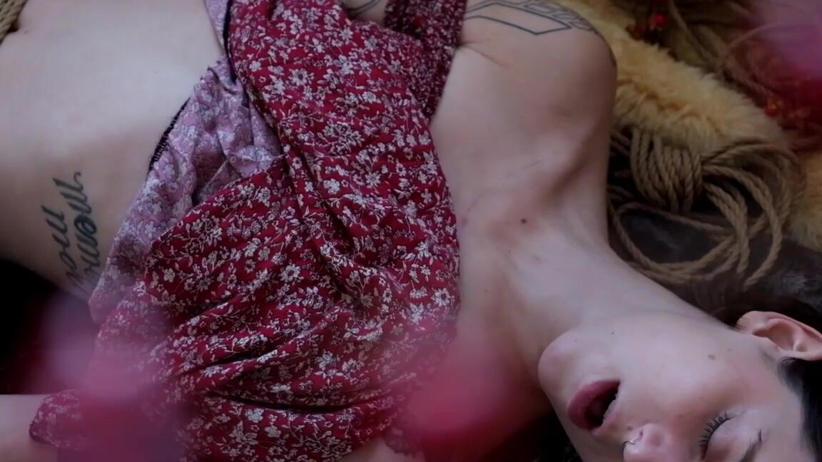 Self Bondage, Rope Bondage, Solo masturbation CamDamage Winter Fruit ManyVids.com