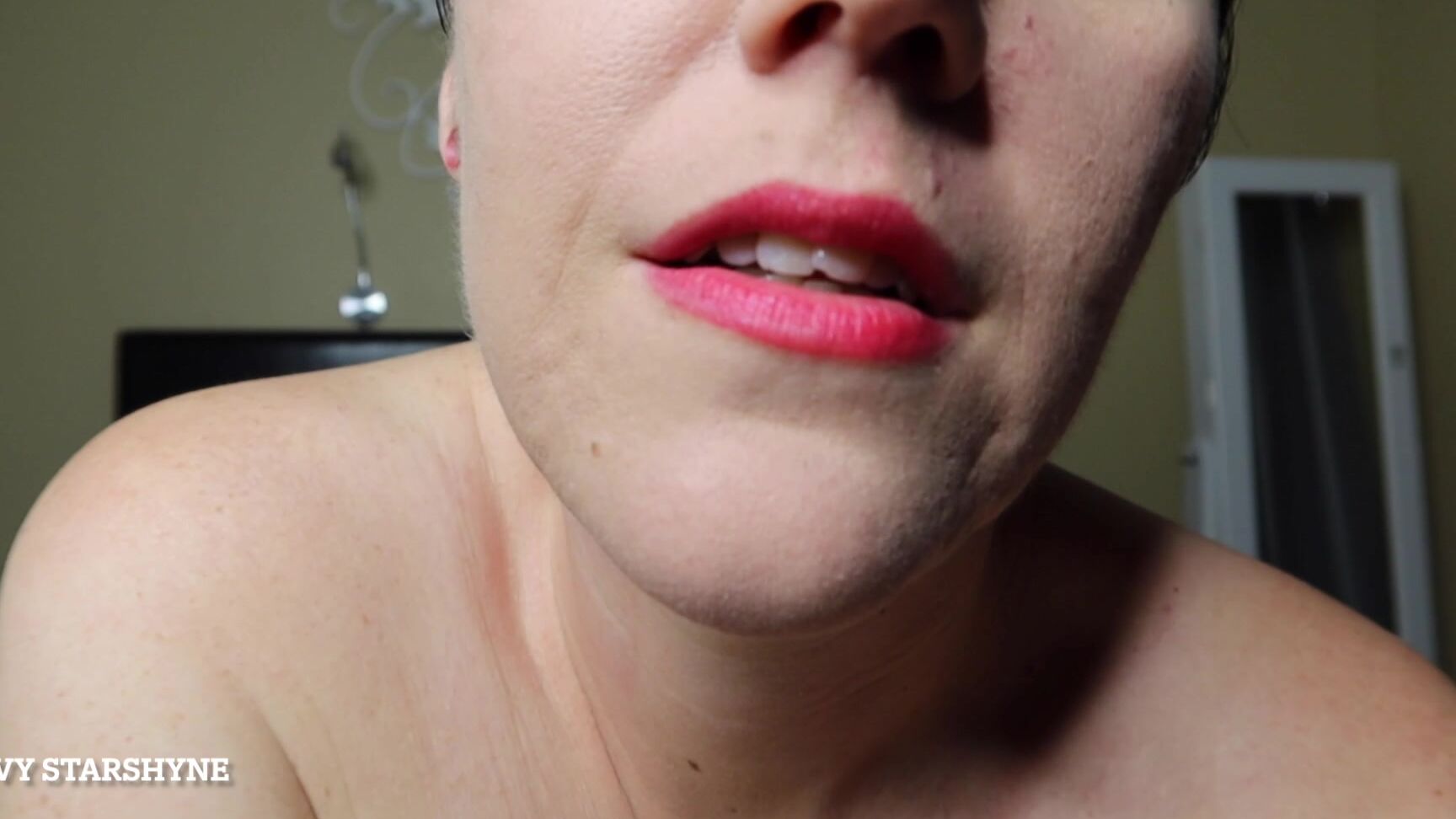 Ivystarshyne Rolling Tongue