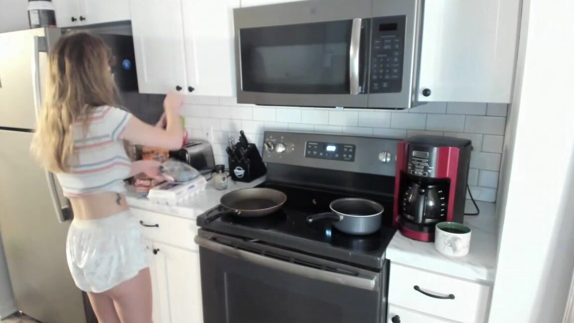 Meganholly Washing Dishes