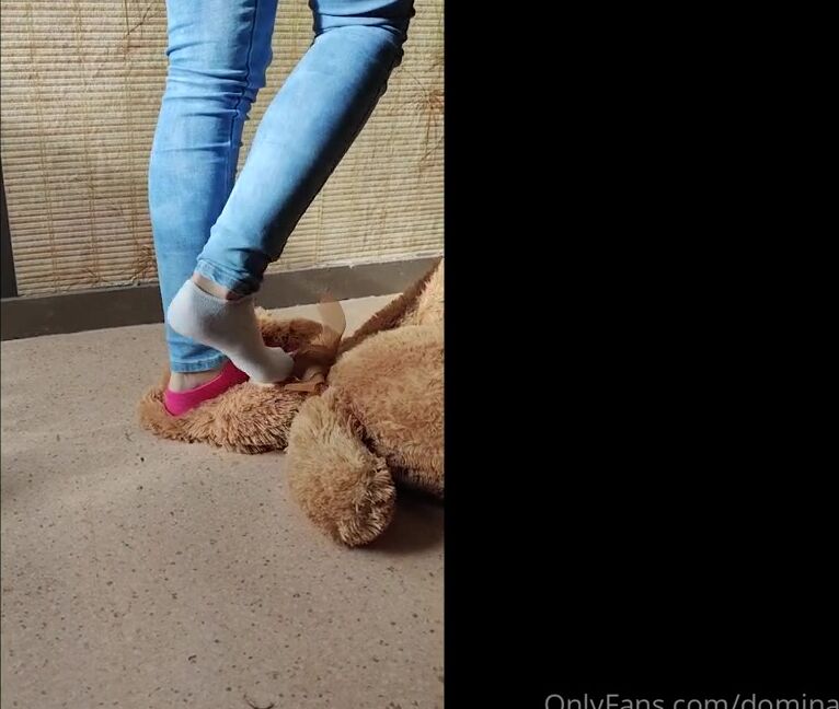 Domina Clara Nicknamed Domina Clara Onlyfans Coucou Aujourdhui Je Vous Poste Lextrait Dune De Mes Premires Vidos Si Vous Voulez