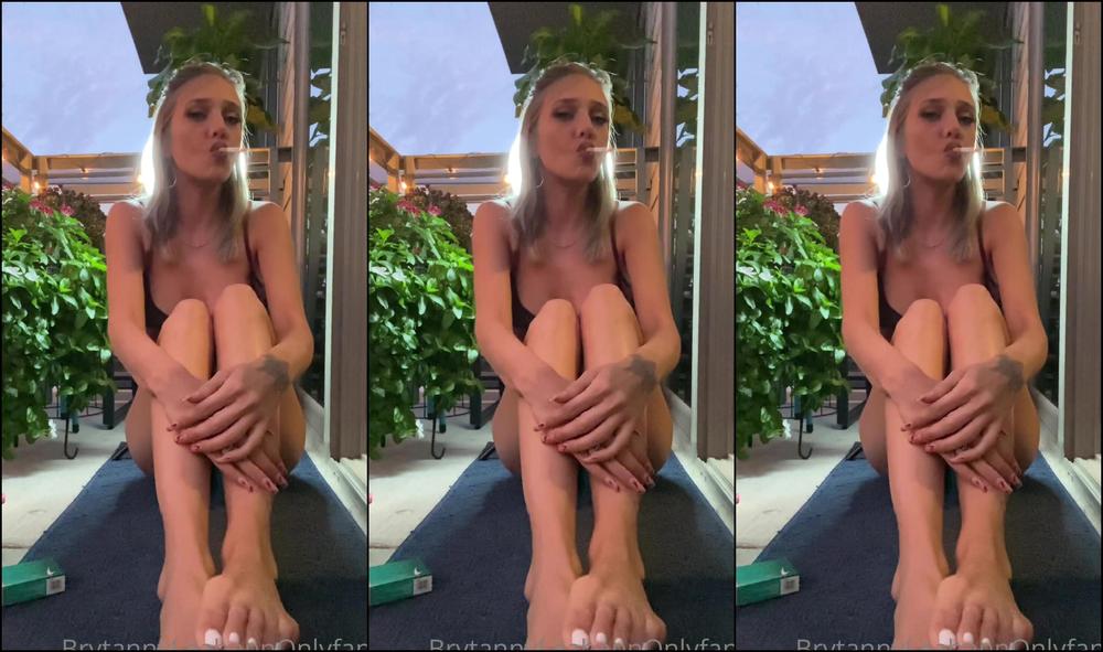 Justnitnee Smoking Spitting Feet