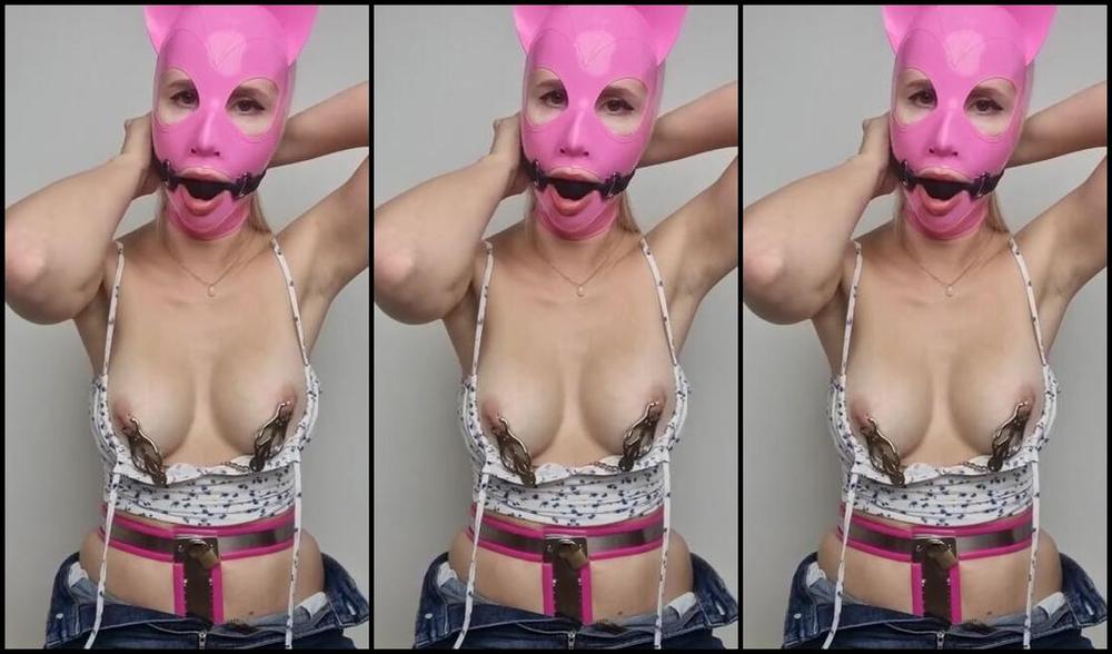 Bunnillapink Nicknamed Bunnillapink 10 19 2023 Onlyfans Video And Now You Can See The Frustration In My Eyes While I Train My Gag Reflex3