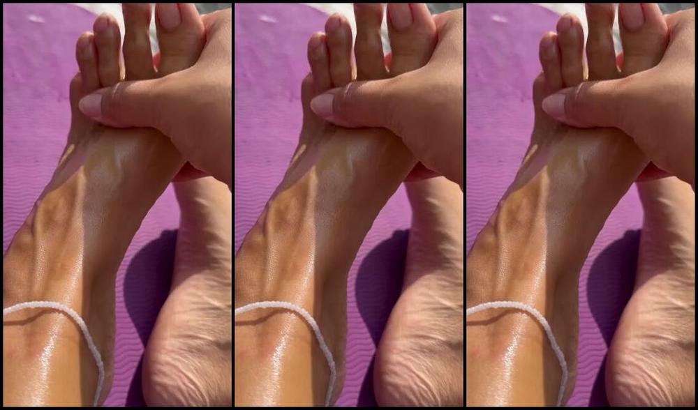 Atoesies Nicknamed Atoesies 09 17 2024 Onlyfans Video Coconut Oil Amp My Yoga Mat