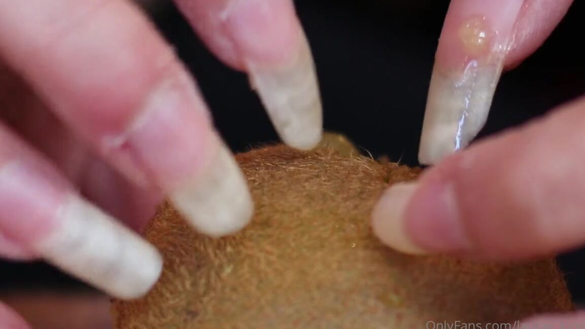 Lalalaura Nicknamed Lauras Kingdom 06 20 2022 Onlyfans Video Savannahs Kiwi Claw Watch Savannah Destroy A Juicy Kiwi With Her Long Natural Nails Full Hd