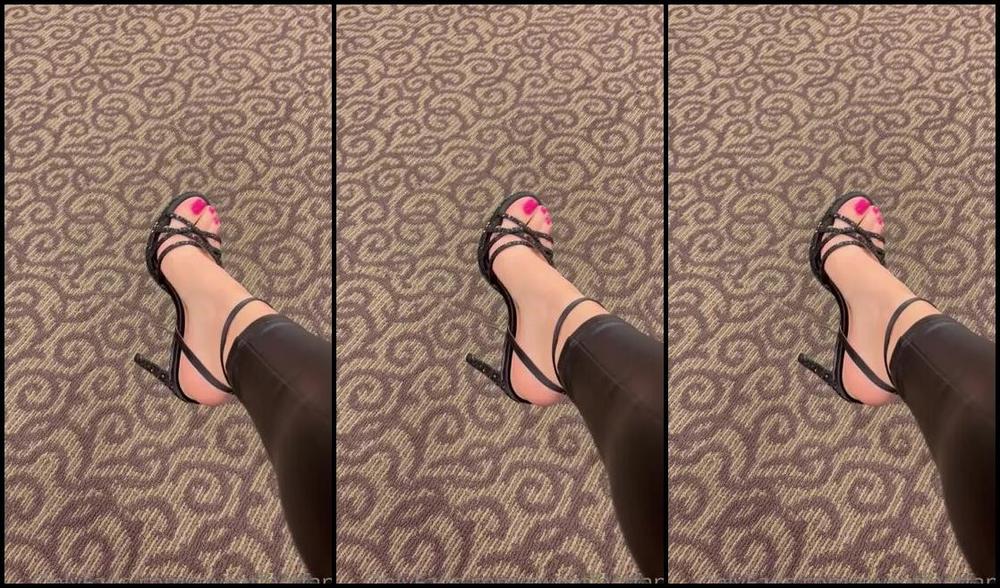 Sweetfeet2018 Nicknamed Sweetfeetfans Onlyfans A Little Break From My Last Set For A Shoe Shopping Moment What Do Y All Think They Re Very Pretty