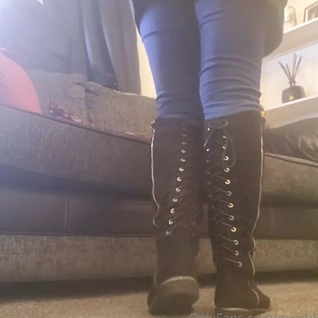 Miss B Nicknamed Missb52S Onlyfans 10 13 2023 I Know This Is What You Want