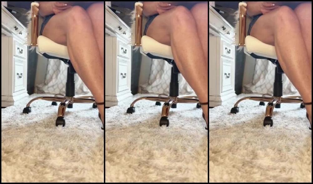 Kate Dangle Nicknamed Katedangle 05 16 2024 Onlyfans Video Watch Me While I Take Notes While Working At My Other Job