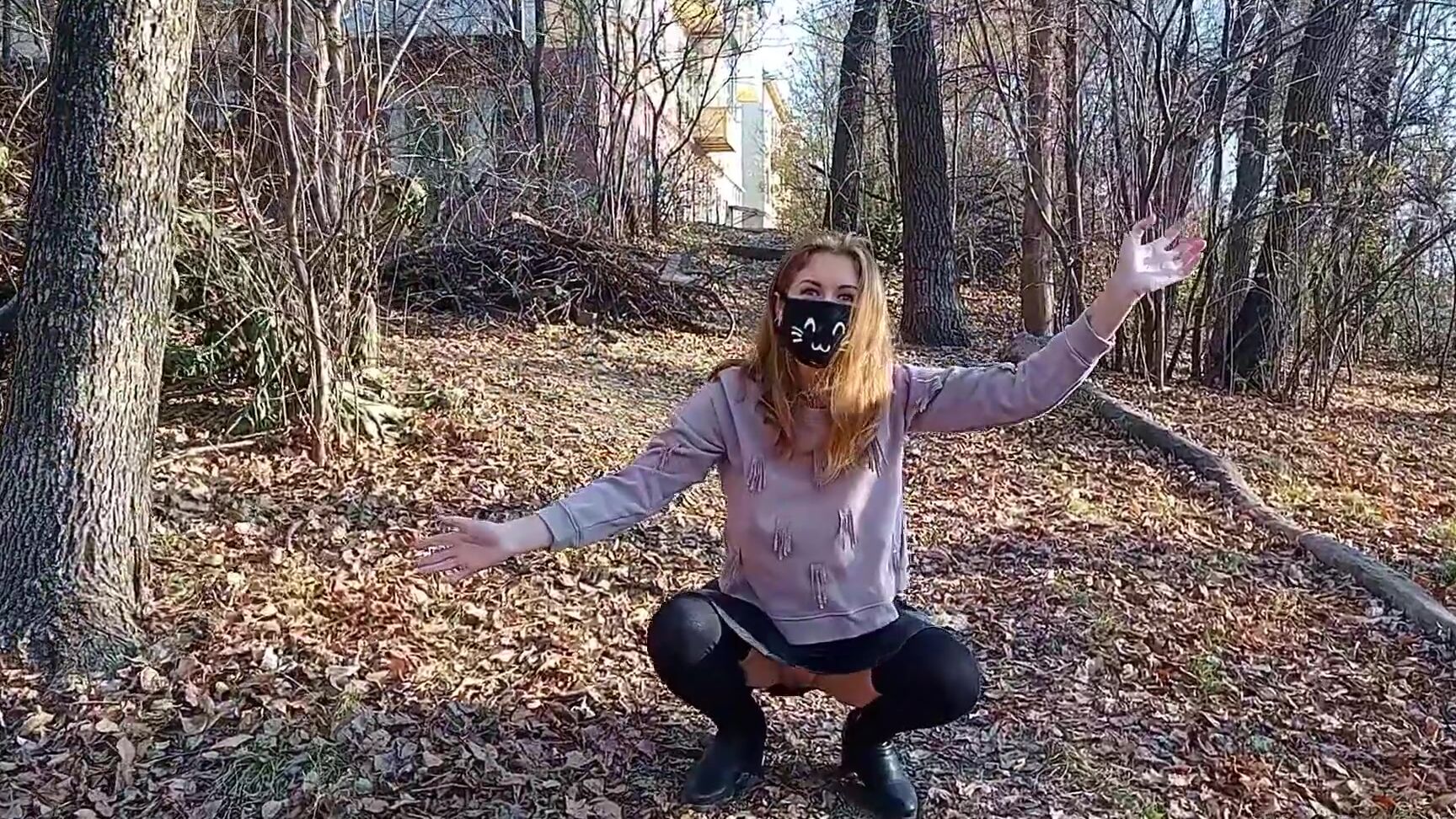 Juli Smith Meow I Walk Along The Street While It S Warm No Panties