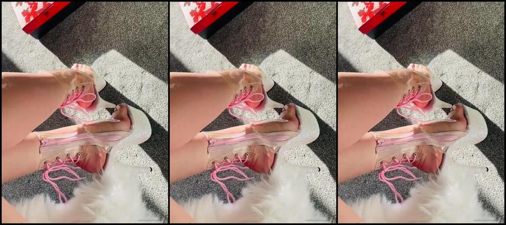 The Queen Of Sole Aka Missesdiscreets Onlyfans I Love How Sweaty They Get Pd