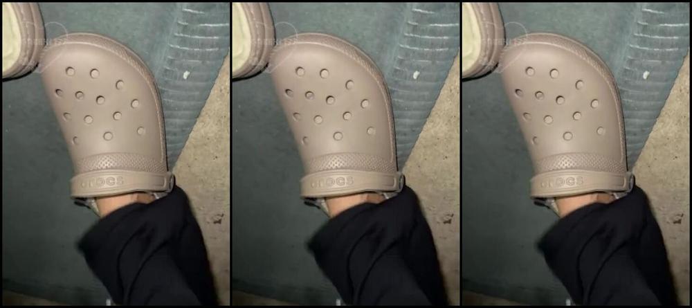 Greek Goddess Li Aka Greekli77 11 29 2024 Onlyfans Video Sneaking Content Of My Feet While Im Out