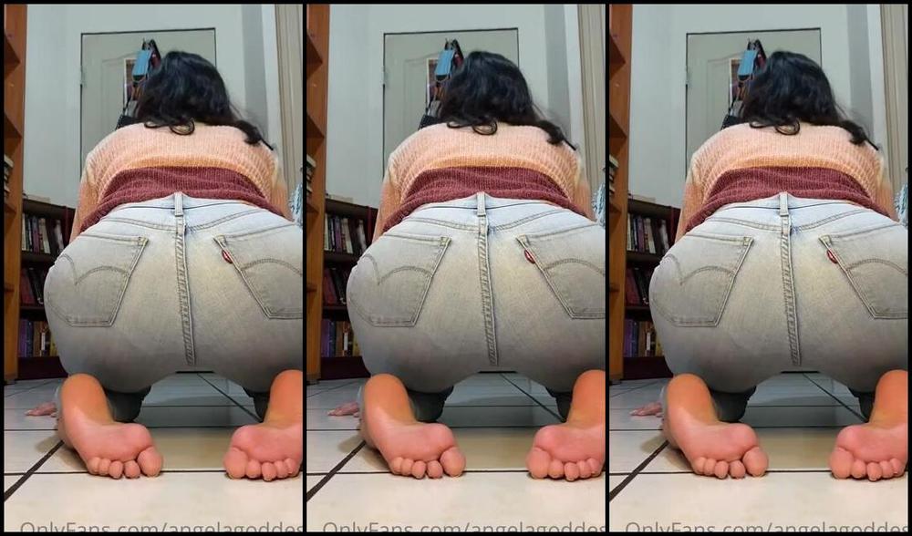 Goddess Angela Aka Goddessangelamx Onlyfans Booty Soles On Jeans 300 Min