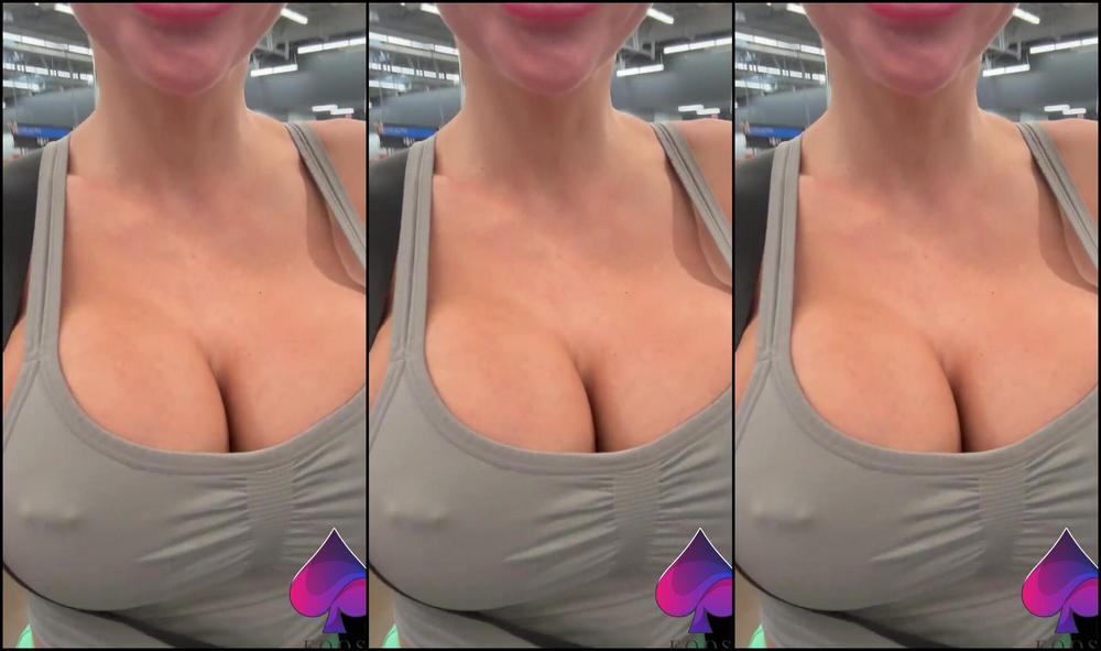 Bbcslutwife4U2 2023 08 21 A Special Glimpse At The Grocery Store Trip Today