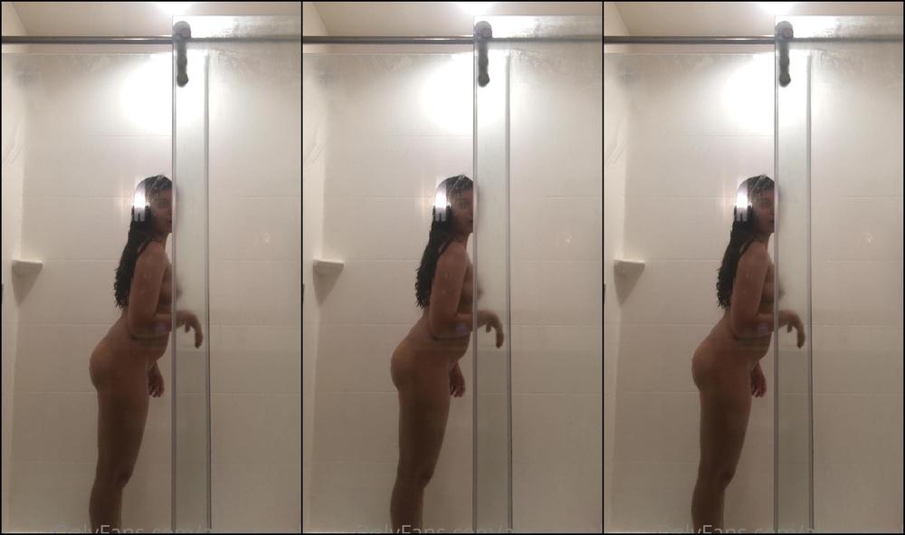 Ahornypaki Hotel Shower