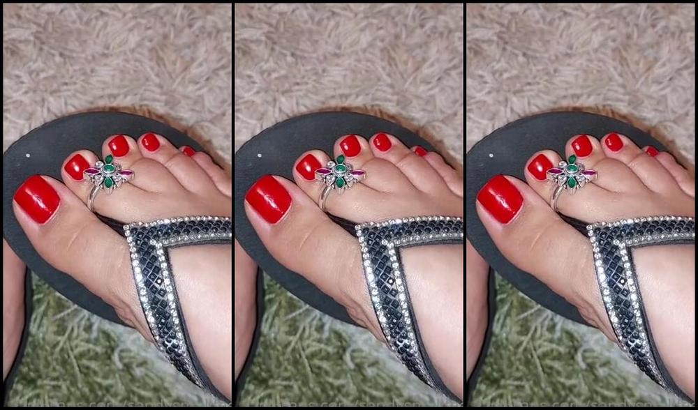 Mica Sandy Nicknamed Sandysmallfeet Onlyfans Toe Lovers Enjoy This Sexy Red Toes Video And Tell Me How Them Makes You Feel