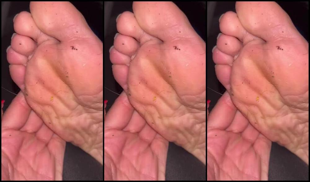 Goddesssuzie26 02 23 2025 Onlyfans Video Removing My Shoes After A Long Day Car Shopping So Much Grime And Dirt For You L4Fg