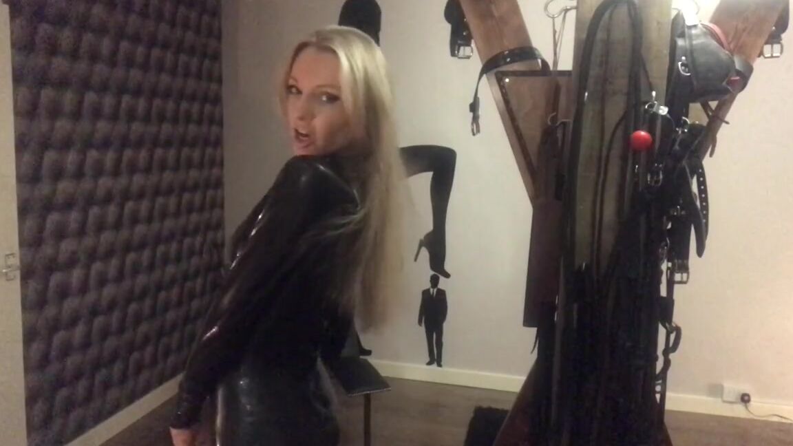 Ladydarkangeluk Onlyfans Showing Off My Latex Dress