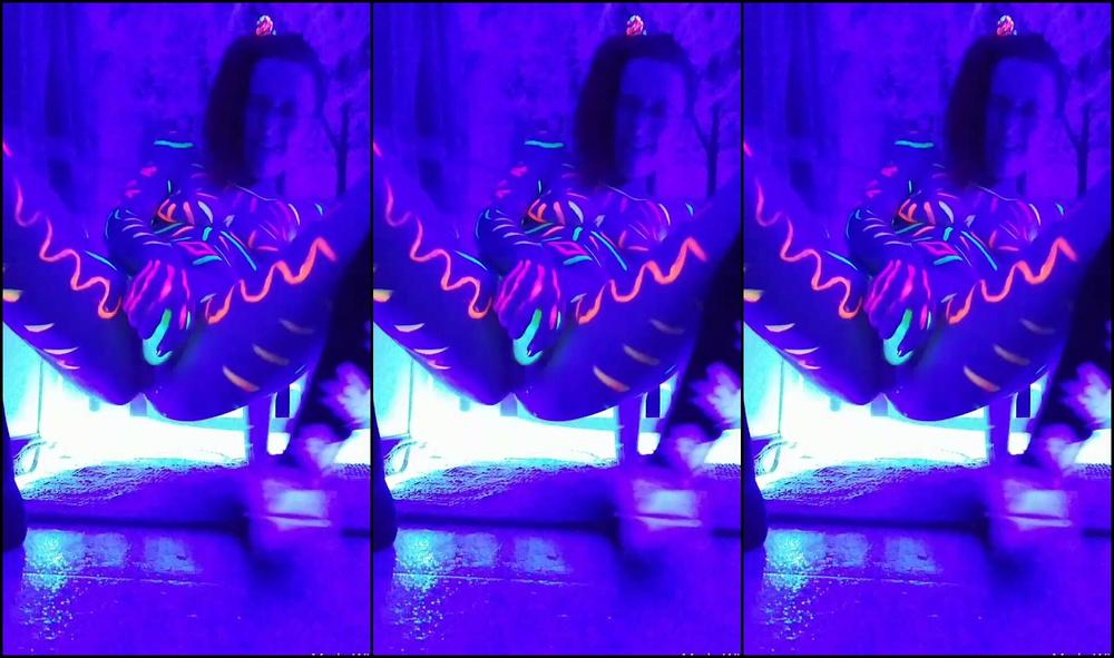 Kinkykatlive Glow Show Episode