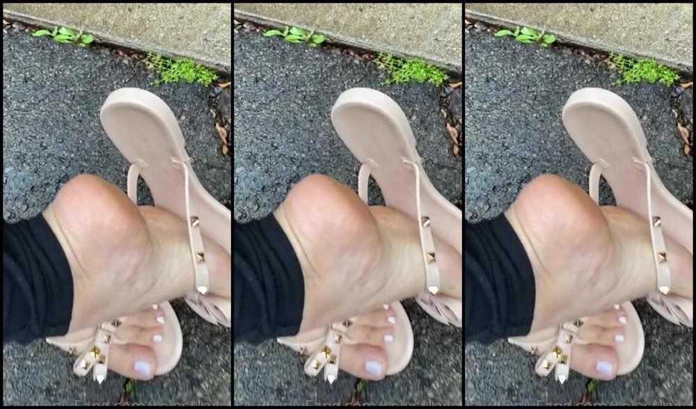 Celest Asmr Nicknamed Celest Asmr Onlyfans 03 19 2021 Who Loves Some Rainy Weather