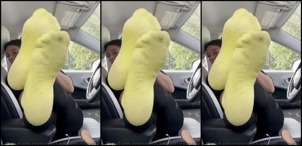 Adventuretoeskat Nicknamed Missadventuretoeskat Onlyfans Admit It You Love Watching Me Take My Socks And Shoes Off After My Workout Sniff Sniff