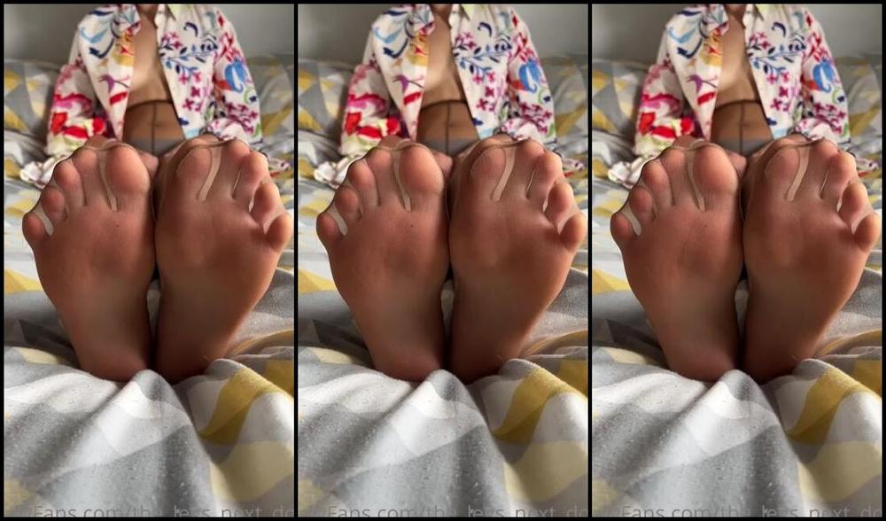 The Legs Next Door Nicknamed The Legs Next Door Onlyfans What A Position To Be In Footboy Watching My Sexy Tan Soles And Little Toes Wiggling Infront