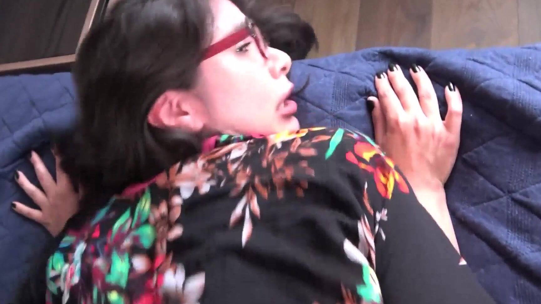 Momcomesfirst 21 05 19 Lucy Sunflower Sweet Rub Down