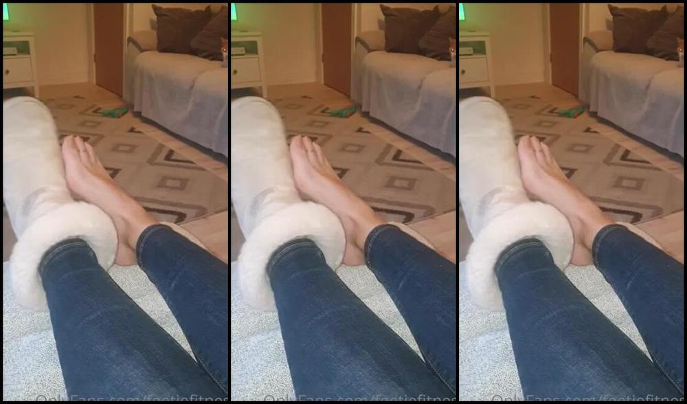 Goddesssuzie26 Onlyfans Fresh And Warm Smelly Ugg Slipper Feet Pressed Against Your Nose Would Feel Like Heaven Wouldnt